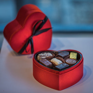 Love box small 16 pcs  بوكس قلب صغير